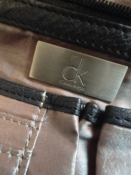 CK Calvin Klein( хобо сумка)