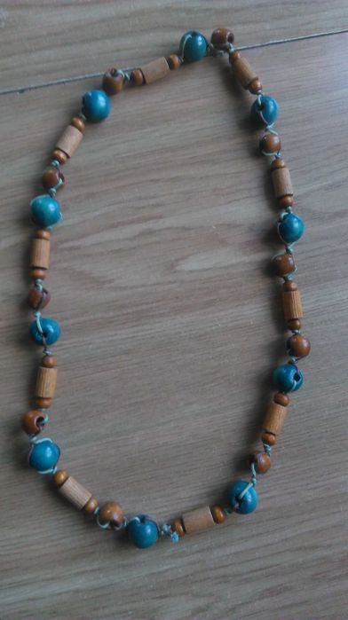 Naszyjnik z koralików .