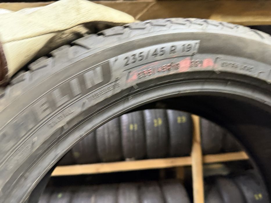 Шини всесезонні 235/45R19 MICHELIN Cross Climate2 2шт супер стан