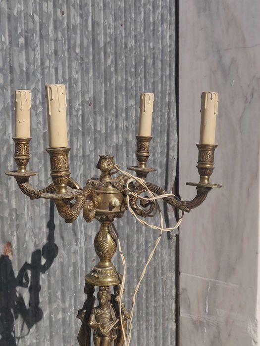 Candeeiro de ferro antigo