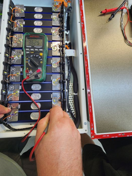 Промисловий літієвий акумулятор EnerSys ExION 51,4 В 113 А·год 5,8 кВт·год Li-NMC (Франція)