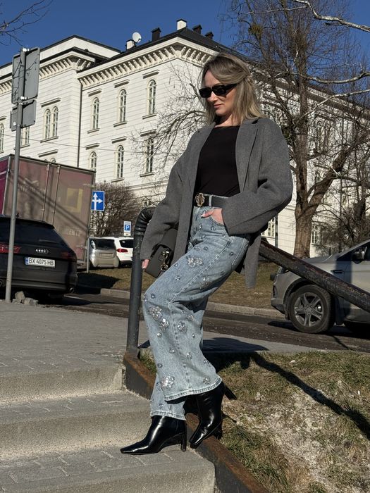 Нереальні джинси в камінці вишивка Італія