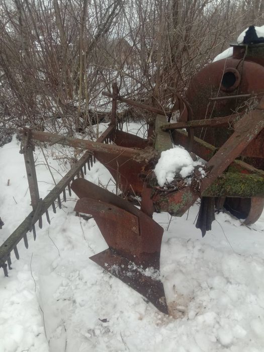 Продам плуг плн 3 35 до мтз ,юмз