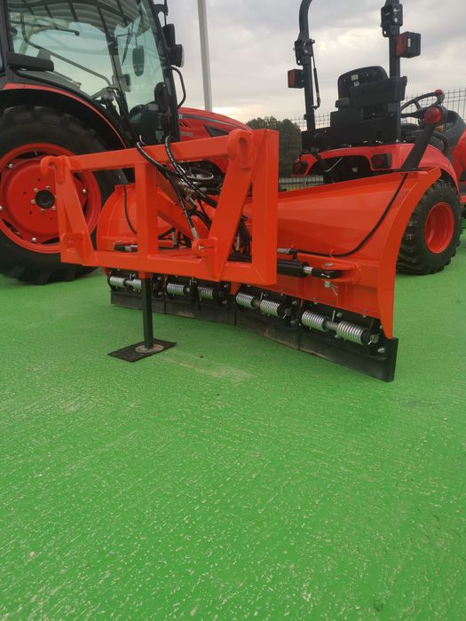 pług komunalny do śniegu strzałkowy hydraulika oświetlenie transport