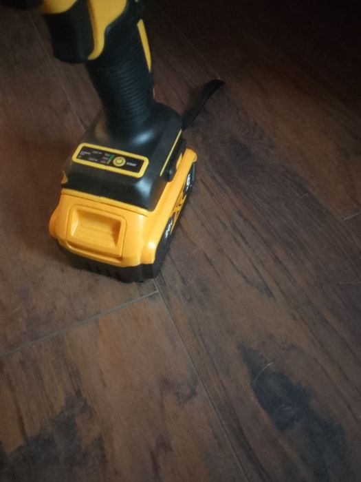 klucz udarowy Dewalt DCF 880