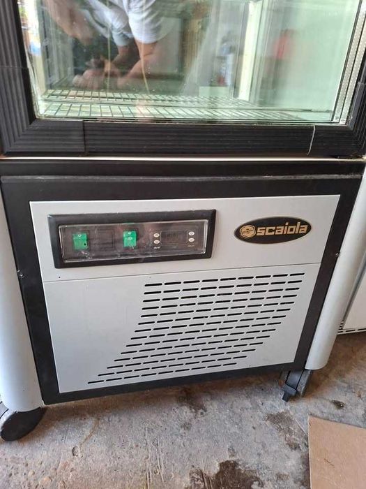 Vitrine vertical frio Scaiola