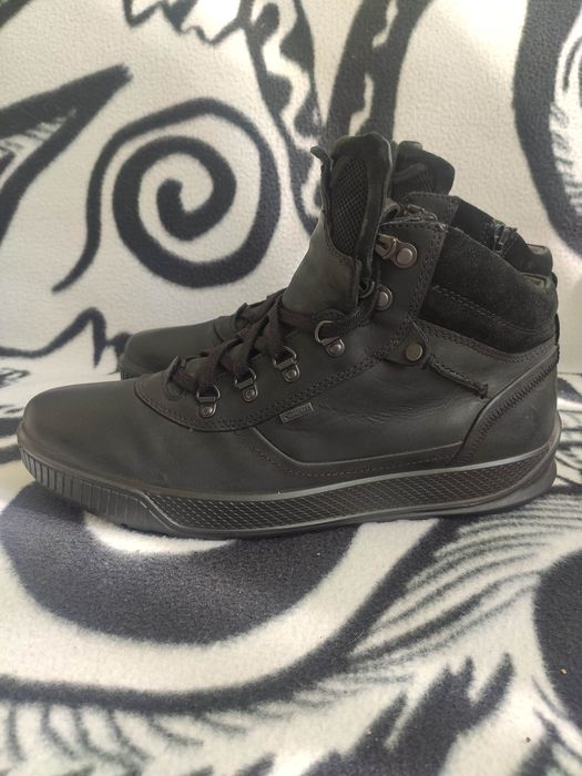 ботинки ecco BYWEY TRED Gore-Tex чорні та ecco st.1 hybrid lite коричн