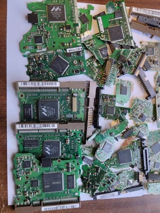 Плати жорстких дисків