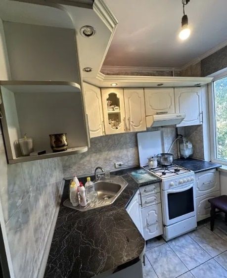 Продам 2 ком квартиру на Марсельской