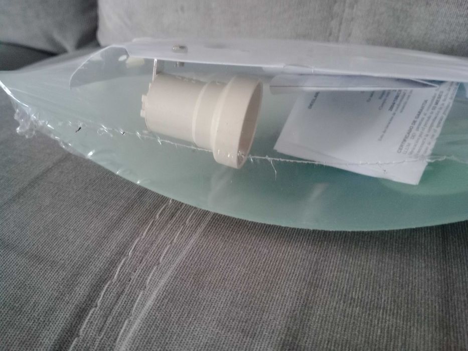 Dois candeeiros de parede