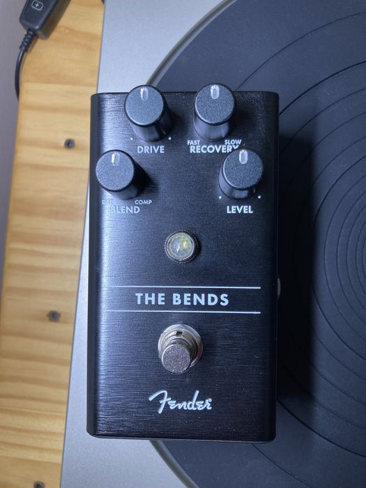 Pedais Mooer, Fender, Mosky…