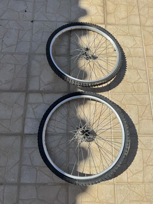 Bicicletas usadas com 2 rodas