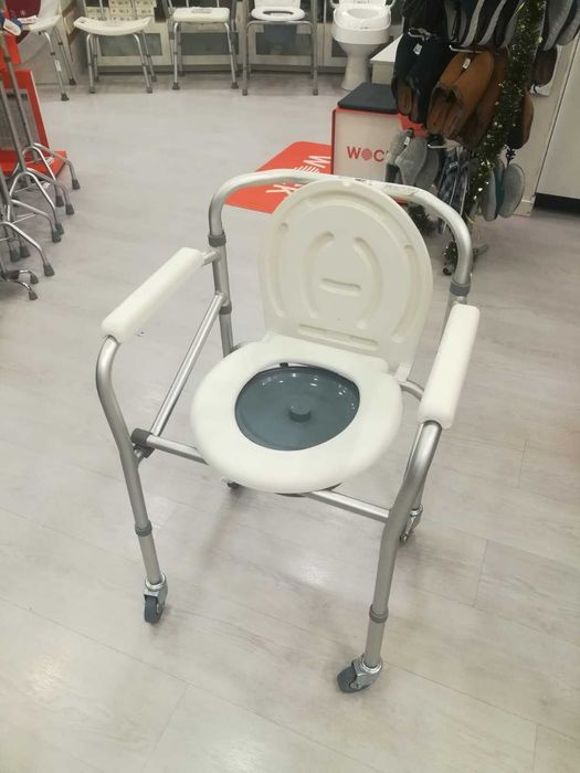 Cadeira de Duche/Sanitário Ortoger com Rodas