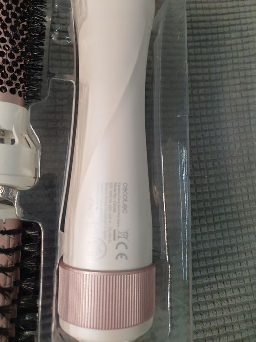 Suszarko-lokówka marki Cecotec model Bamba CeramicCare 5in1 Pro Gyro.