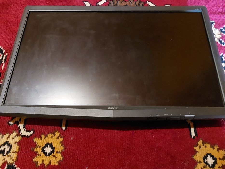 Продам манитор АSER24