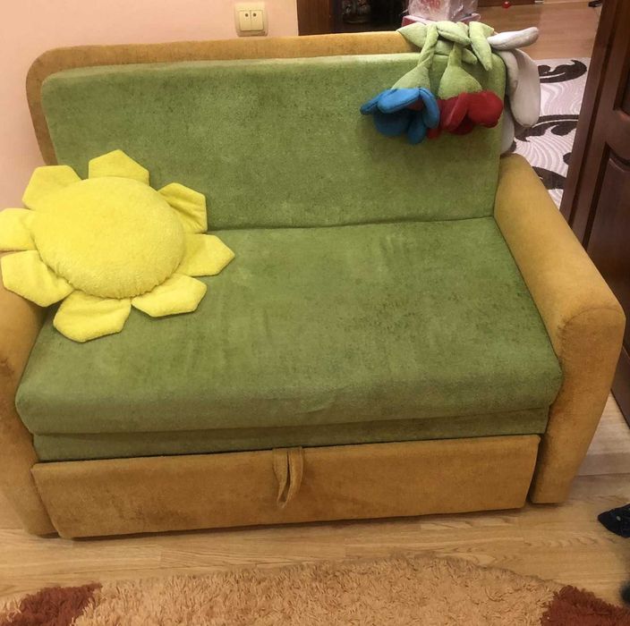 Продам дитячий диван.