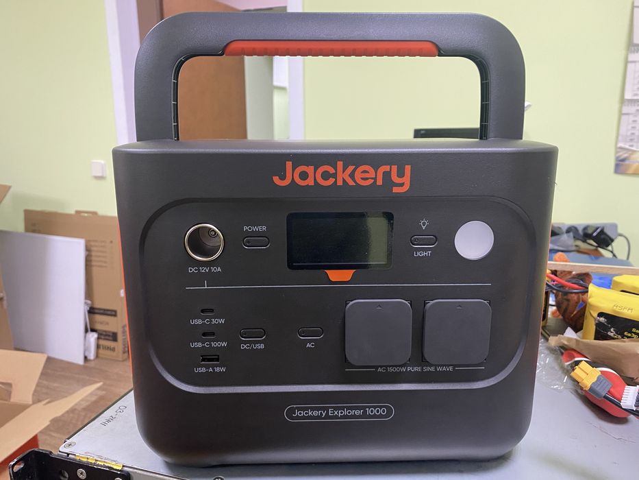 Зарядна станція Jackery Explorer 1000 V2