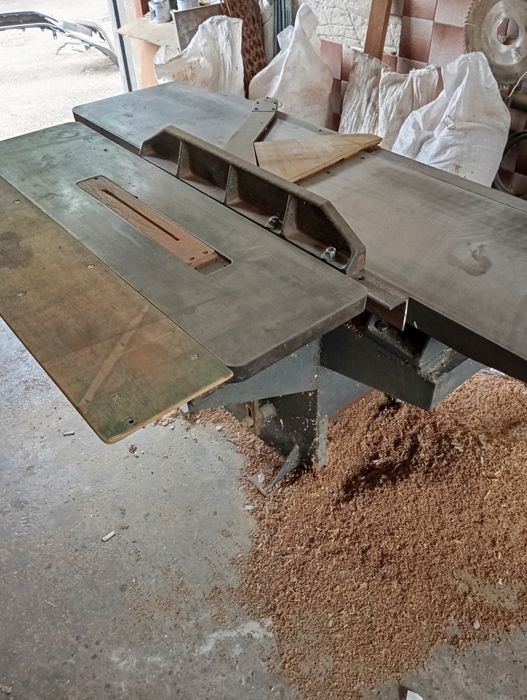 Продам станок деревообрабатывающий