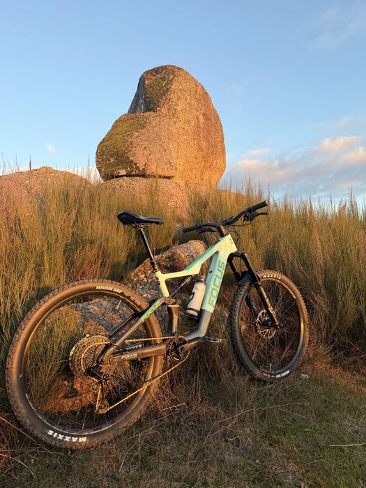 E-bike Focus Jam2 SL 8.2 Carbono 2025