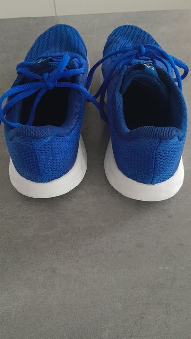 Buty sportowe młodzieżowe