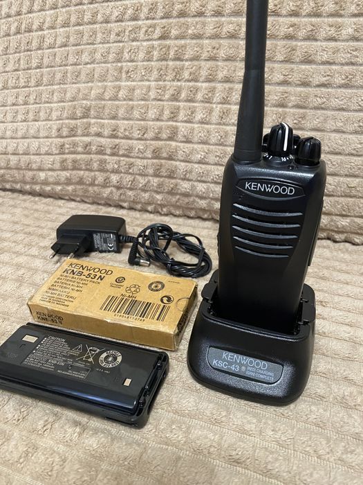 Рация Kenwood + зарядка + аккумулятор