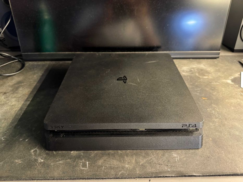 PS4 Slim 500GB | Bom estado | Firmware 13.00 (possível desbloqueio)