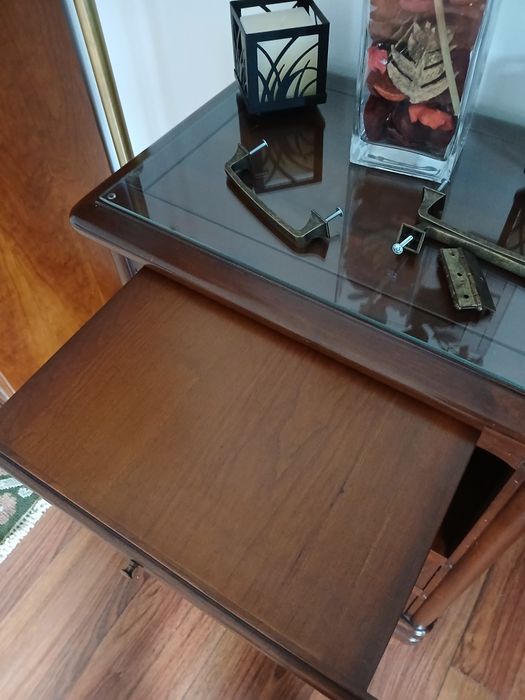 Mesa de cabeceira/de apoio