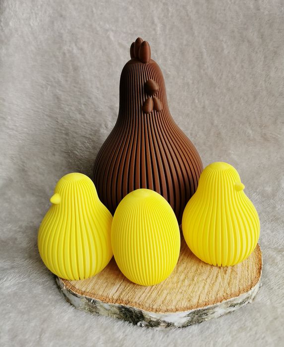 Dekoracja - kura z kurczakami