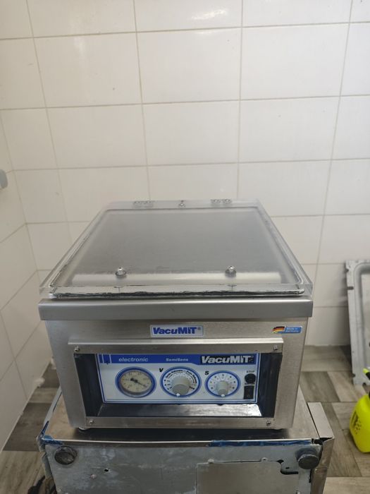 Вакууматор пакувальник VacuMit Німеччина