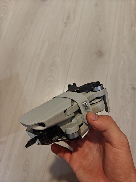 Продам дрон DJI Mini 4K