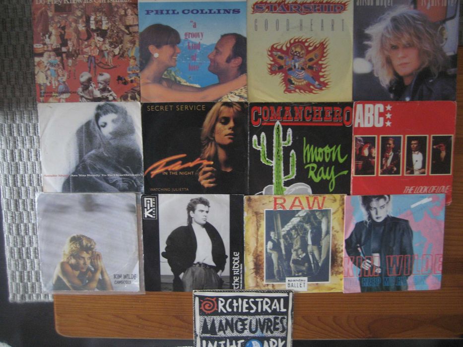 Singles de vinil dos anos 70 e 80 e infantis