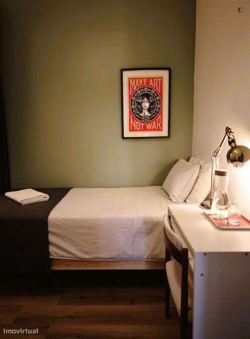 Quarto - localizado em Picoas Lisbon