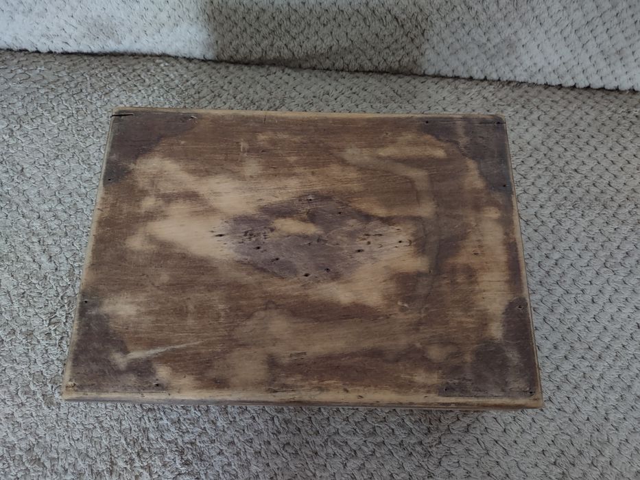 Drewniane pudełko na drobiazgi