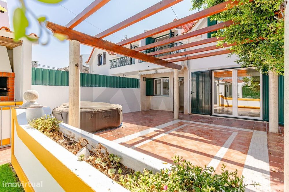 Moradia T3 Remodelada com Jardim | Aroeira