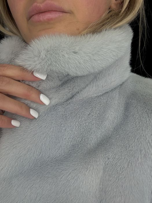 Продам норкову шубу (оригінал)