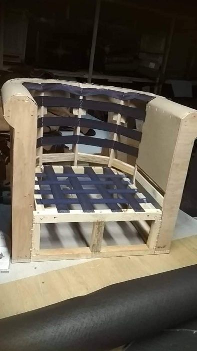 Реставрация,перетяжка,изготовление  мягкой мебели.