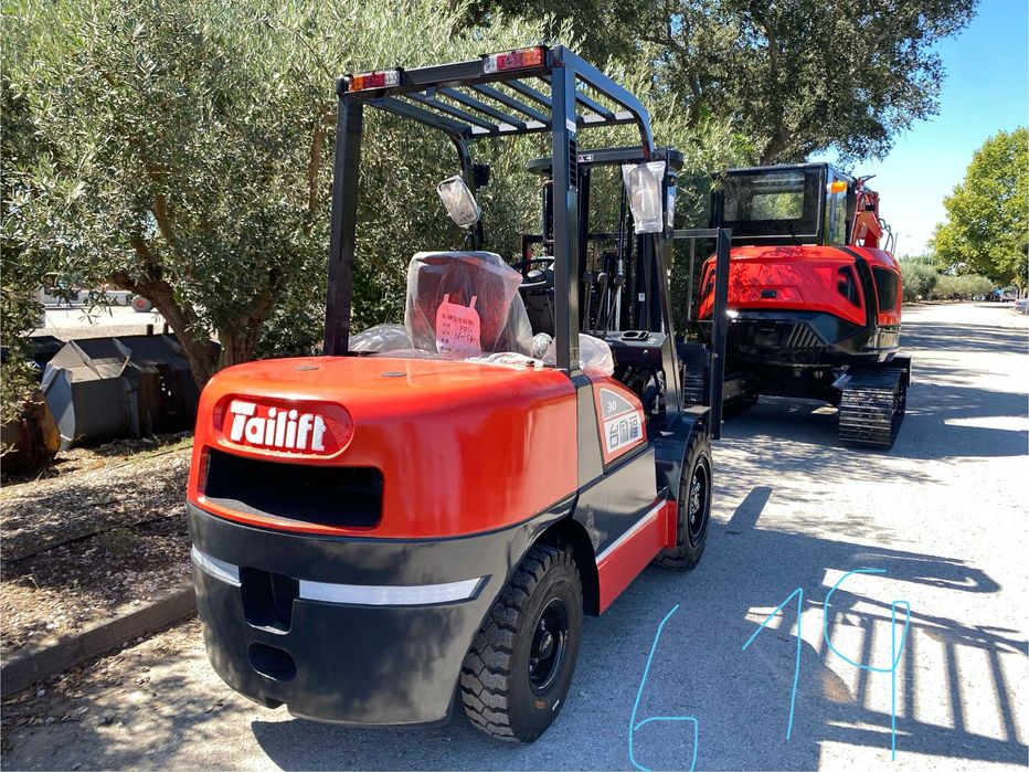 Empilhador  HT - Tailift 30