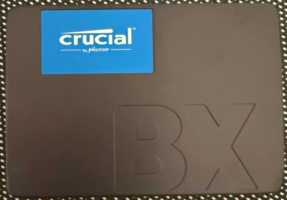 SSD 2TB Crycial - Micron CT2000BX500SSD1 практично новий 100%-здоров'я