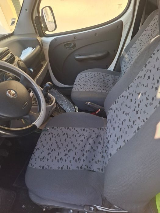 Carro esta impecável