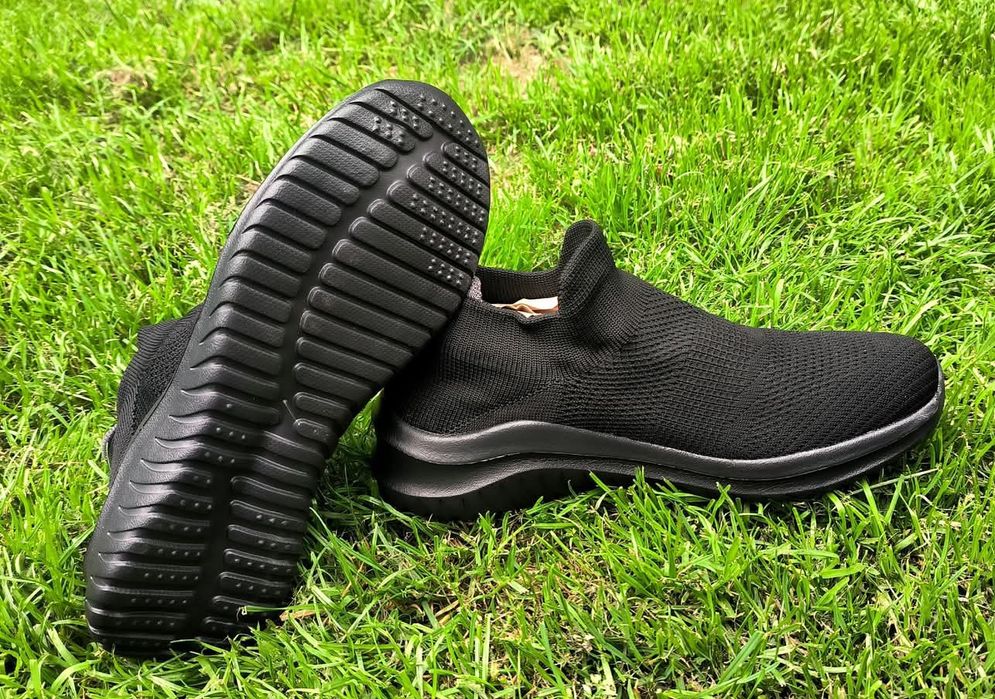 Чоловічі кросівки, літні сліпони