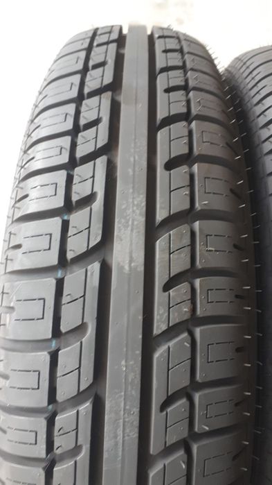 Dois pneus novos 145 r13 ou 145/80 r13 Debica Passio