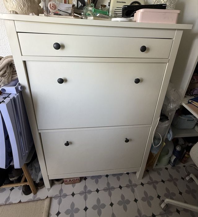 sapateira IKEA modelo HEMNES