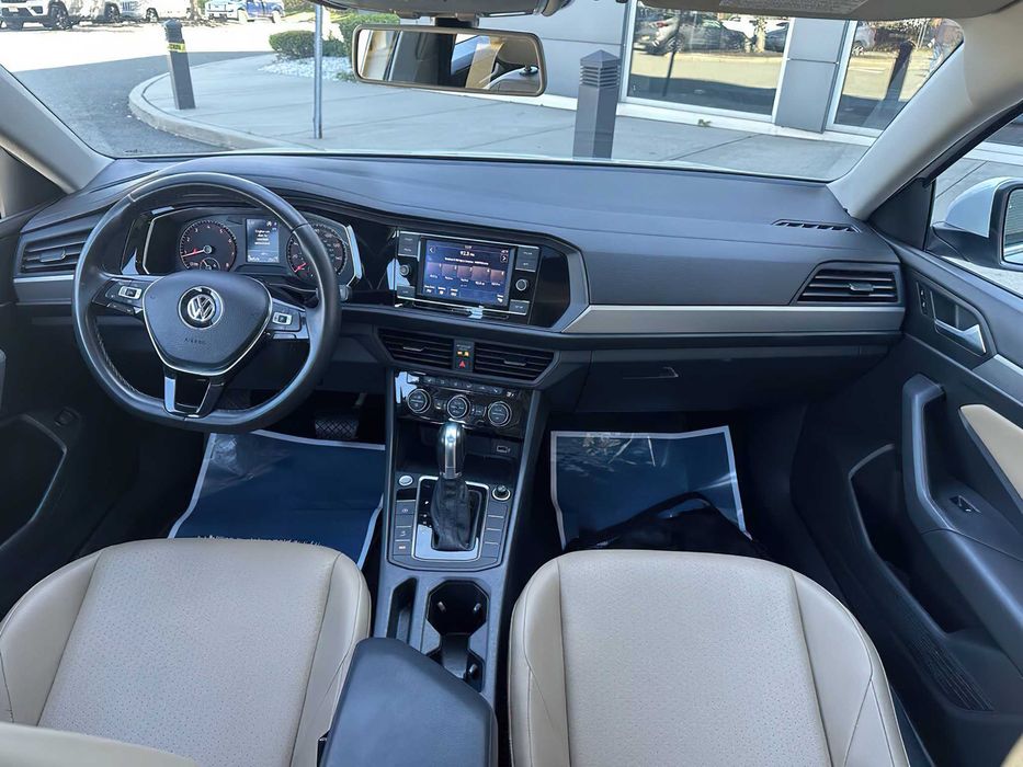Volkswagen Jetta      2018