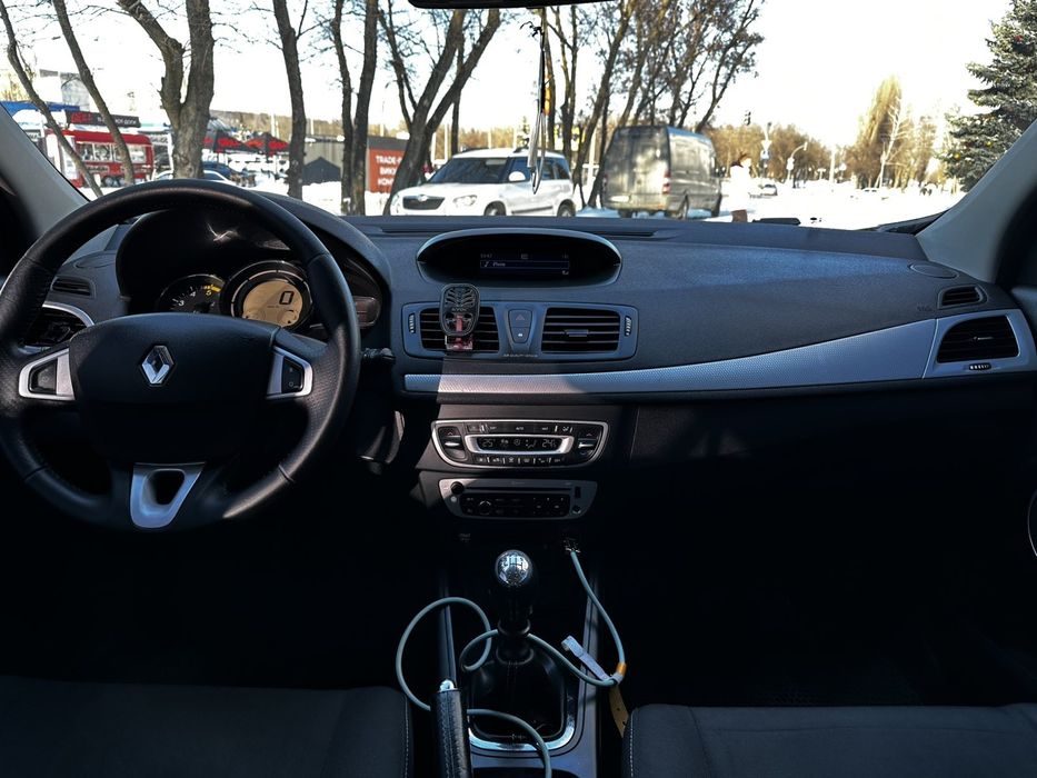 Продаю авто Renault Megane