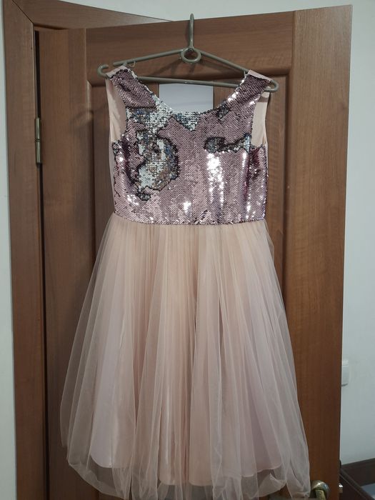 Нарядное платье продам