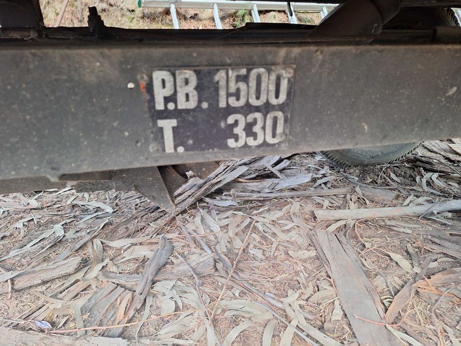 Vendo reboque para trator