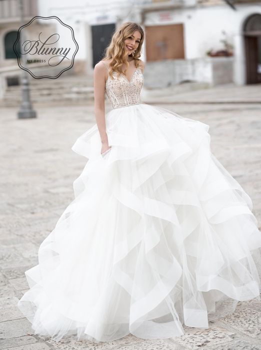 Пышное свадебное платье Blunny Bella (Италия) юбка воланами