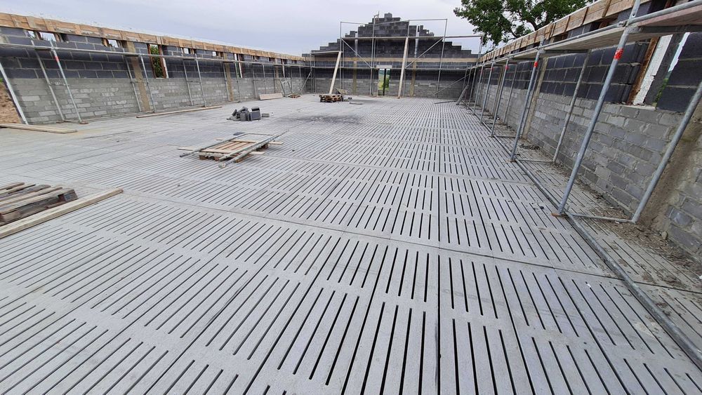 Ruszty dla trzody Ruszta betonowe Maty legowiskowe Materace dla bydła