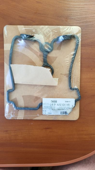 Прокладки клапанної кришки(в описі різні)