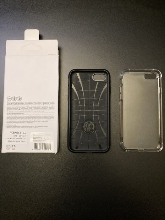 sprzedam dwa case do iphone